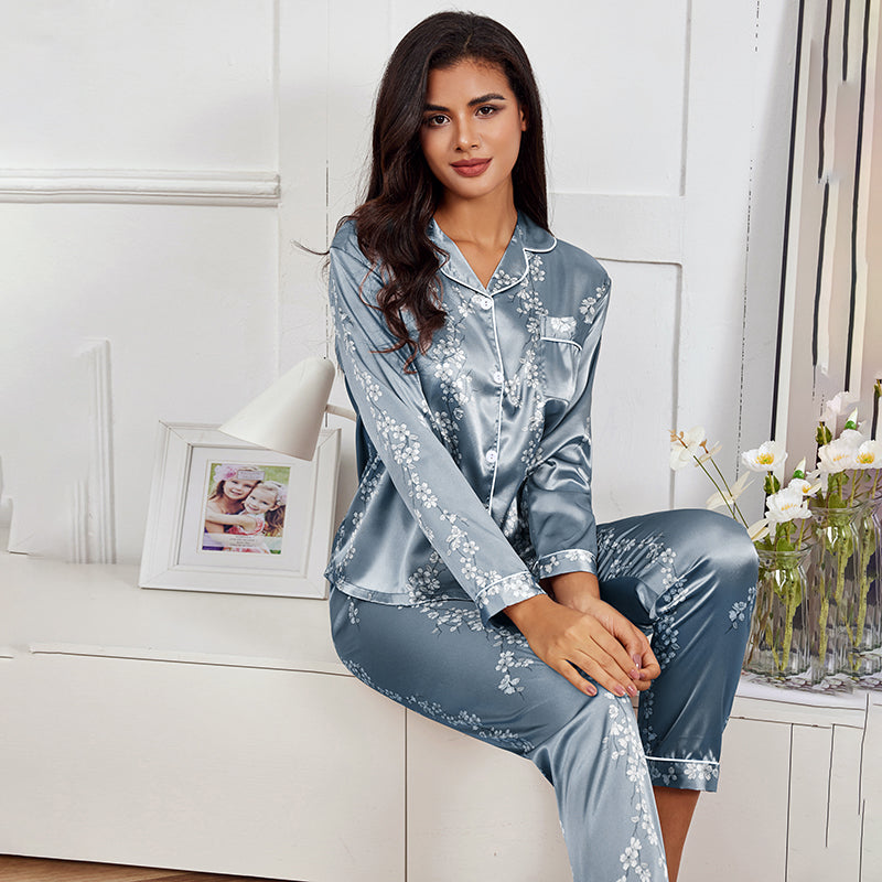 Silkkinen pyjamasetti Pitkähihainen yöasu